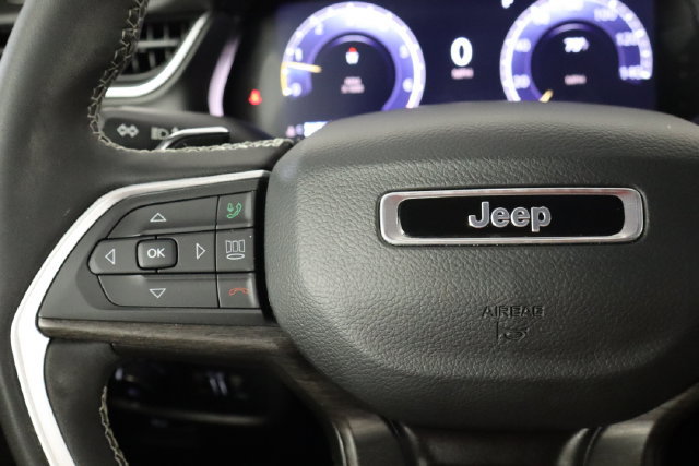 Used 2023 Jeep Grand Cherokee Limited RWD image 8