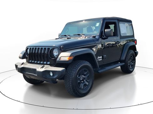 Used 2019 Jeep Wrangler Sport image 2