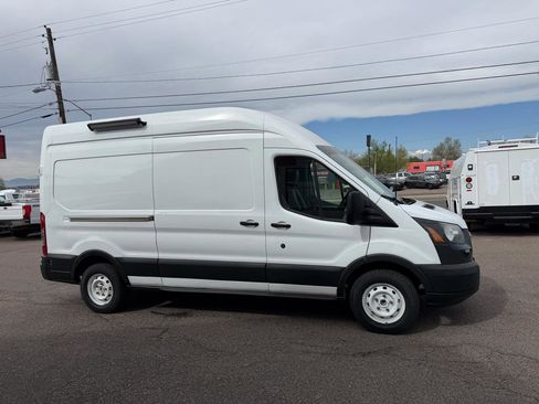 Used 2017 Ford Transit 250 148 High Roof RWD image 1