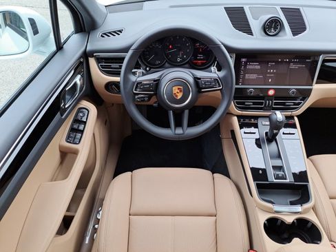 Used 2026 Porsche Macan image 17