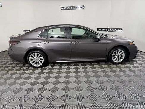 Used 2023 Toyota Camry SE image 8