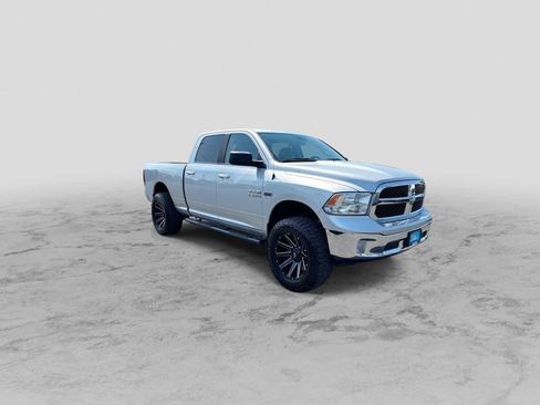 Used 2016 RAM 1500 Classic SLT AWD/4WD image 2