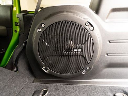 Used 2019 Jeep Wrangler Unlimited Sahara w/ Uconnect 4C Nav & Sound Group image 33