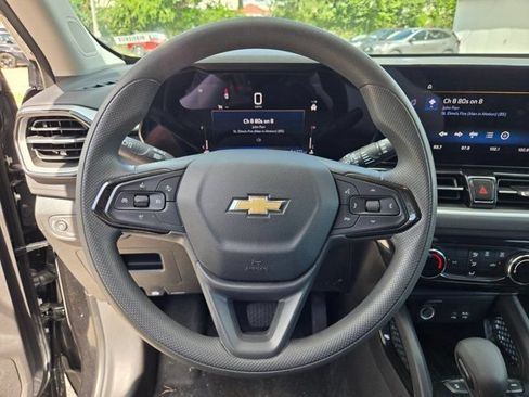 Used 2025 Chevrolet TrailBlazer LT AWD/4WD image 22