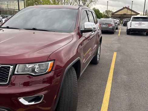 Used 2017 Jeep Grand Cherokee Limited AWD/4WD image 2