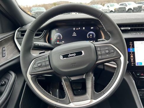 New 2026 Jeep Grand Cherokee Limited image 11