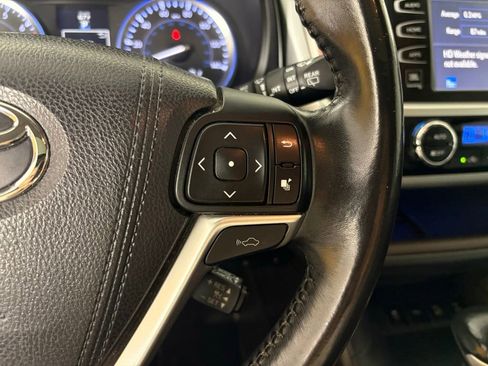 Used 2015 Toyota Highlander Limited w/ Driver Technology Package AWD/4WD image 29