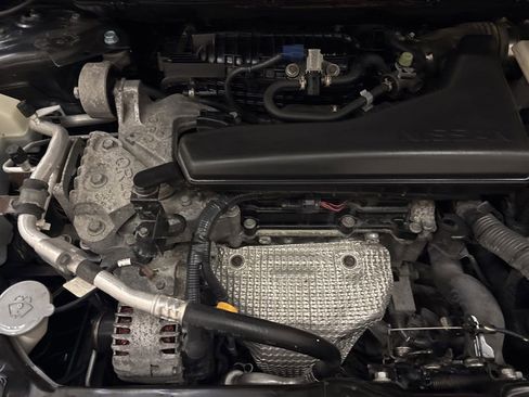 Used 2016 Nissan Rogue S image 26