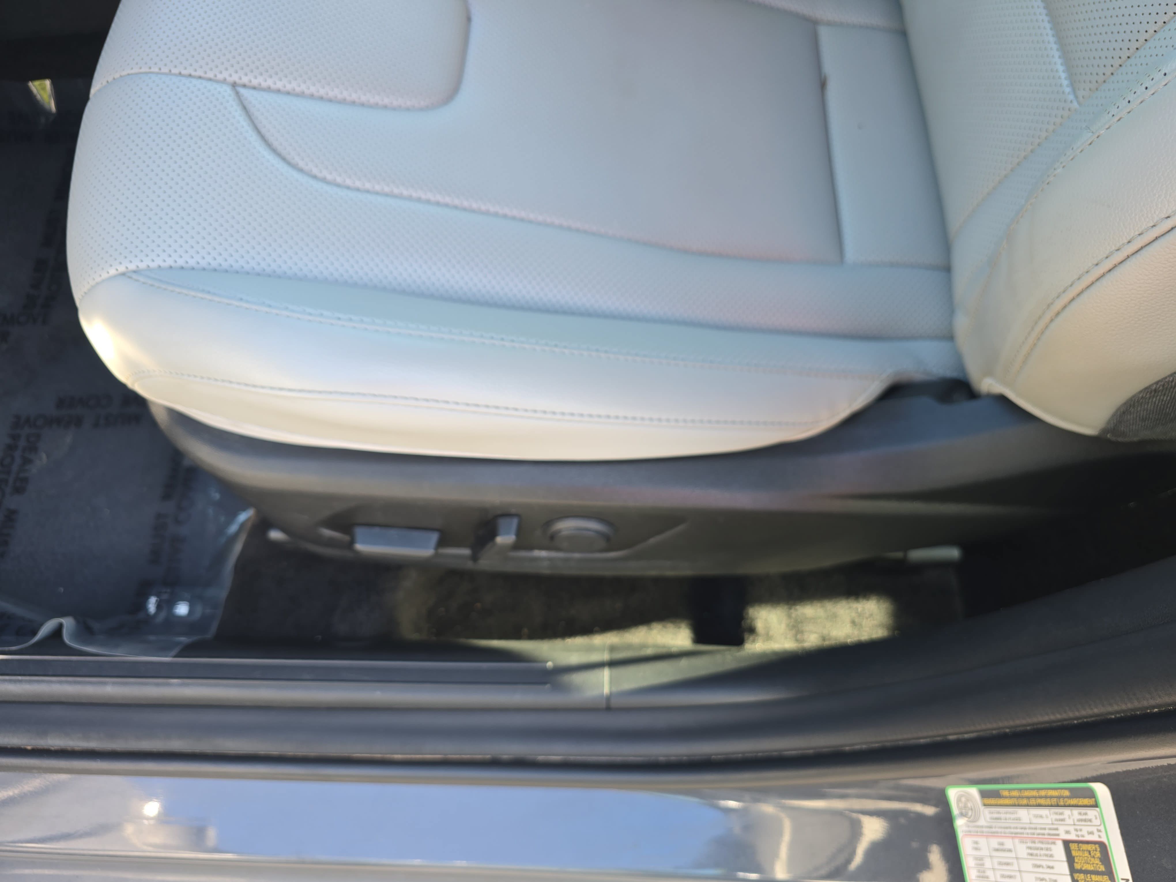 Used 2025 Hyundai Elantra Limited FWD image 28