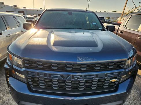 Used 2020 Chevrolet Silverado 1500 Custom w/ Custom Value Package RWD image 2