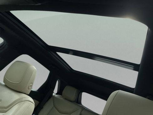 Used 2018 Cadillac XT5 Premium Luxury image 22