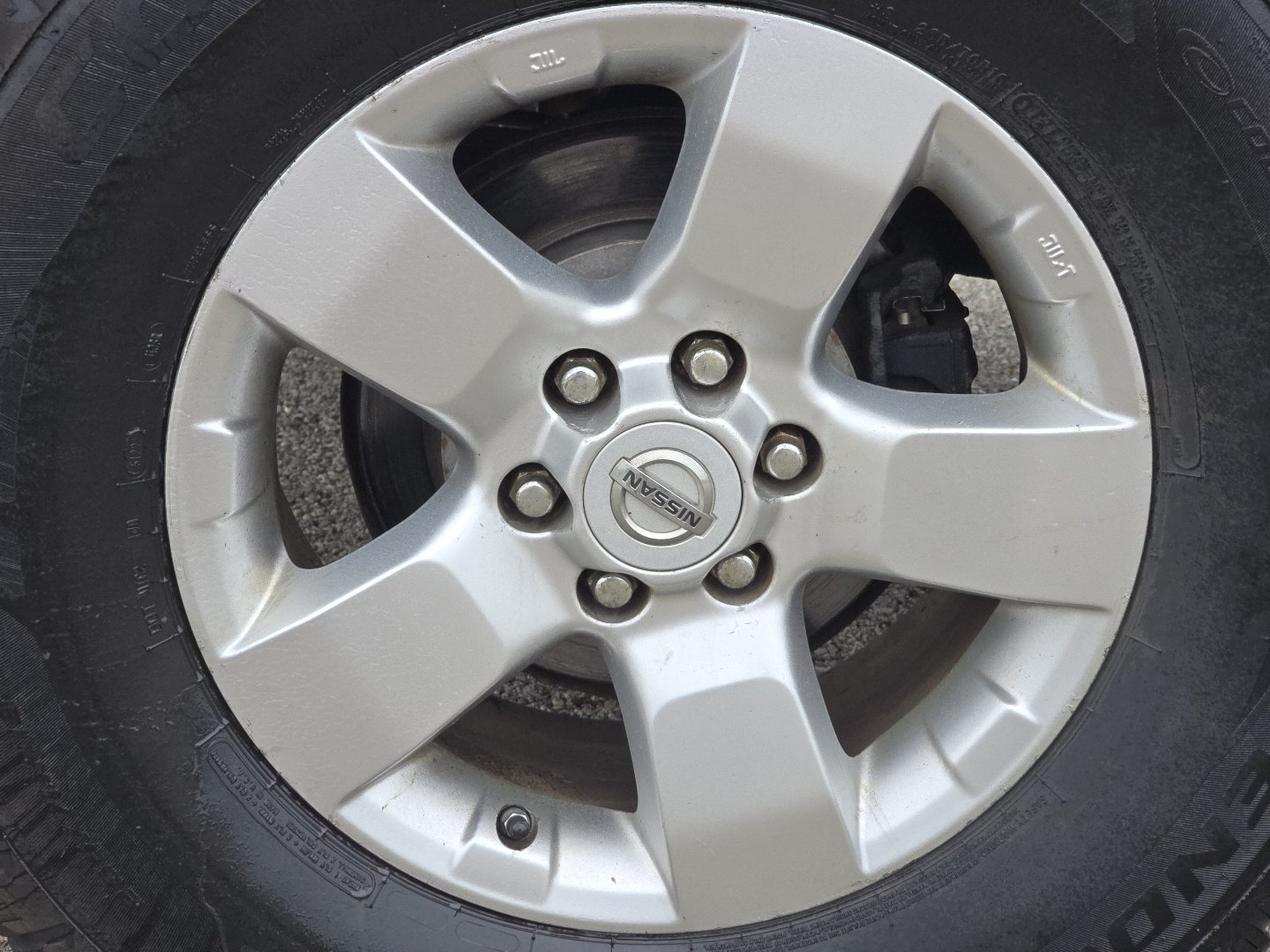 Used 2012 Nissan Frontier SV w/ SV Premium Utility Pkg AWD/4WD image 13