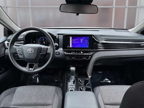 Used 2025 Toyota Camry LE FWD image 25