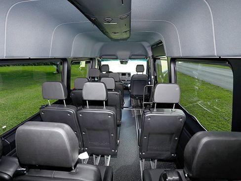 Used 2023 Mercedes-Benz Sprinter 3500 image 15