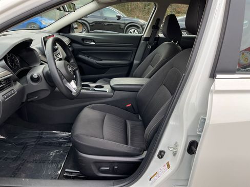 Used 2025 Nissan Altima 2.5 SV image 25