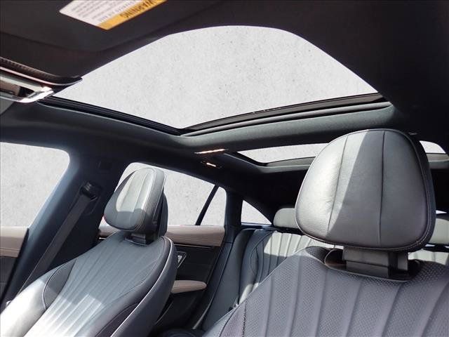 Used 2022 Mercedes-Benz EQS 580 4MATIC Sedan image 13