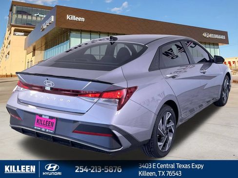 Used 2025 Hyundai Elantra Sport FWD image 9