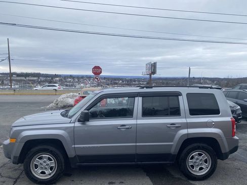 Used 2015 Jeep Patriot Sport w/ Power Value Group image 8