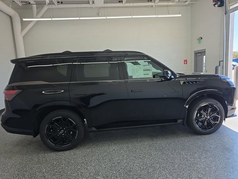 New 2026 INFINITI QX80 4WD image 7