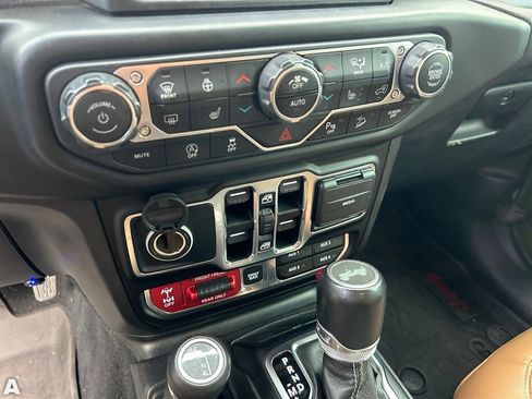 Used 2020 Jeep Wrangler Unlimited Rubicon AWD/4WD image 8