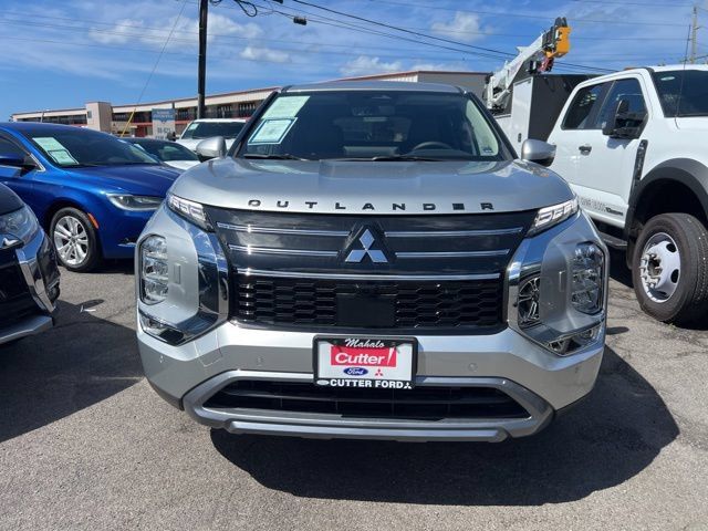 Used 2025 Mitsubishi Outlander SE AWD/4WD image 2