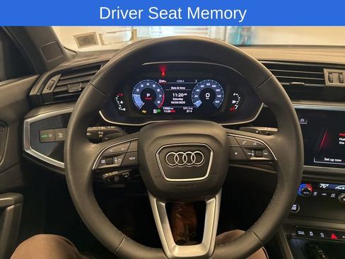 Used 2025 Audi Q3 2.0T Premium image 22