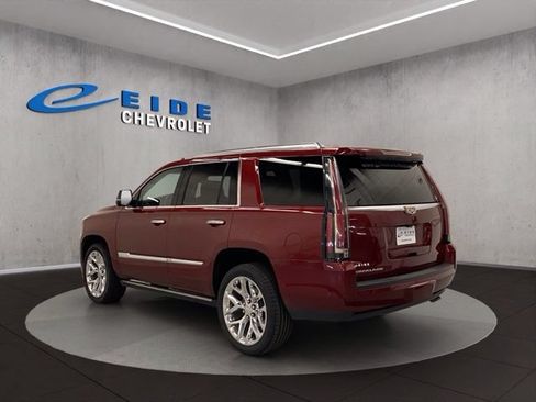 Used 2020 Cadillac Escalade Premium Luxury AWD/4WD image 13