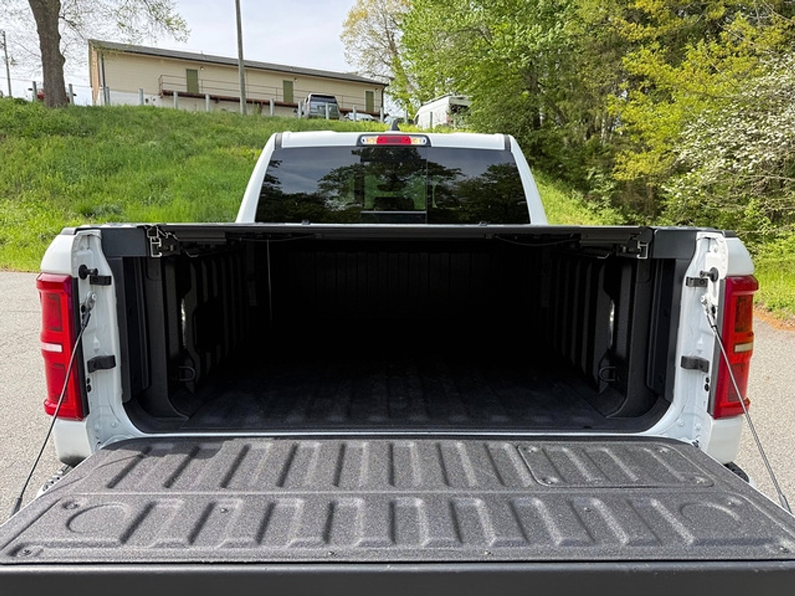 Used 2025 RAM 1500 Limited w/ Body Color Bumper Group AWD/4WD image 11