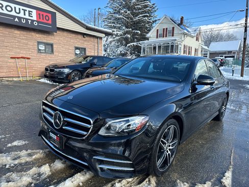 Used 2020 Mercedes-Benz E 350 4MATIC Sedan image 2