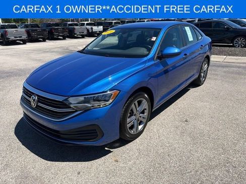 Used 2024 Volkswagen Jetta SE FWD image 5