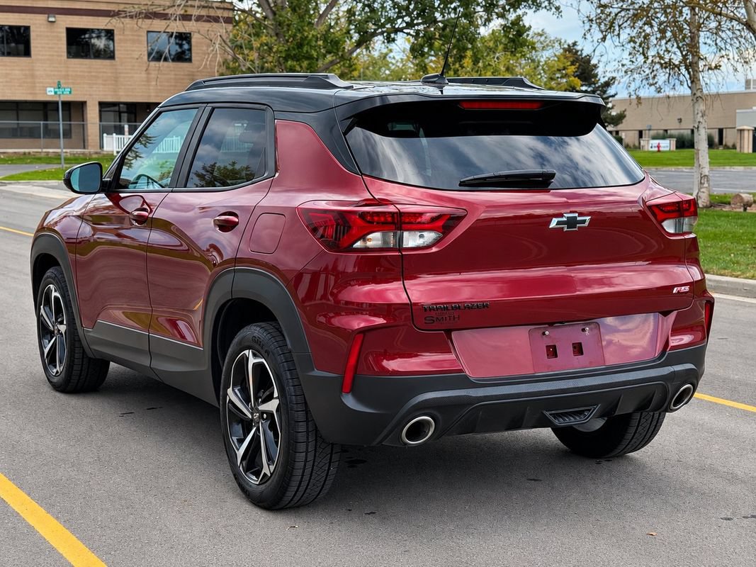 Used 2022 Chevrolet TrailBlazer RS FWD image 2