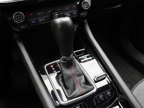 Used 2024 Jeep Compass Trailhawk image 27