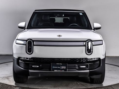 Used 2024 Rivian R1S Adventure AWD/4WD image 7