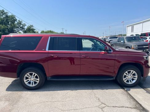 Used 2019 Chevrolet Suburban LT w/ Texas Edition Package AWD/4WD image 5