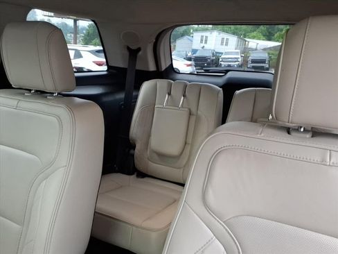 Used 2018 Ford Explorer Platinum AWD/4WD image 15