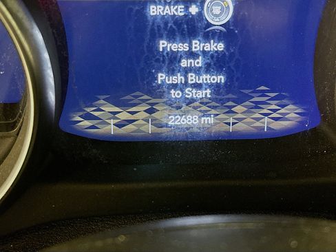 Used 2021 Jeep Wrangler Sahara w/ Cold Weather Group image 19