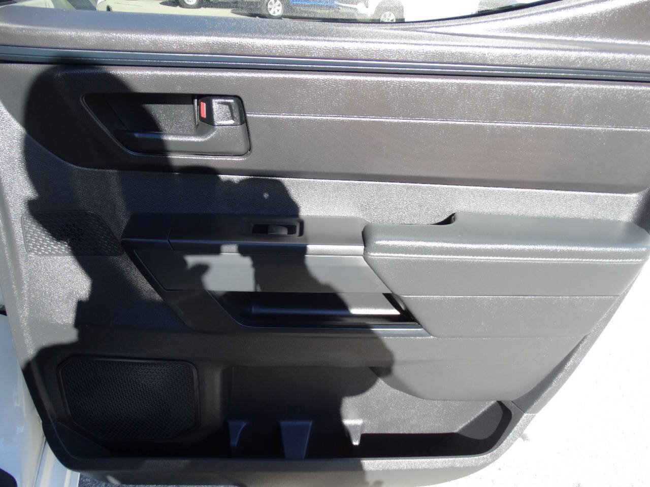 Used 2022 Toyota Tundra 4x4 CrewMax SR image 35