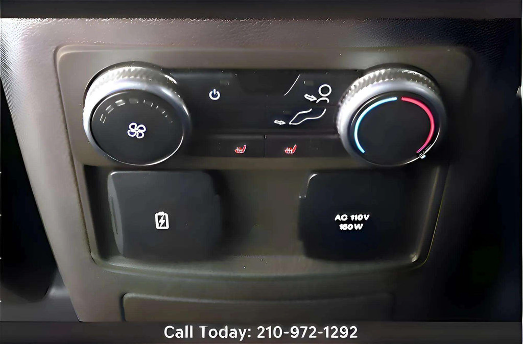 Used 2023 Ford Explorer King Ranch w/ Technology Package RWD image 33