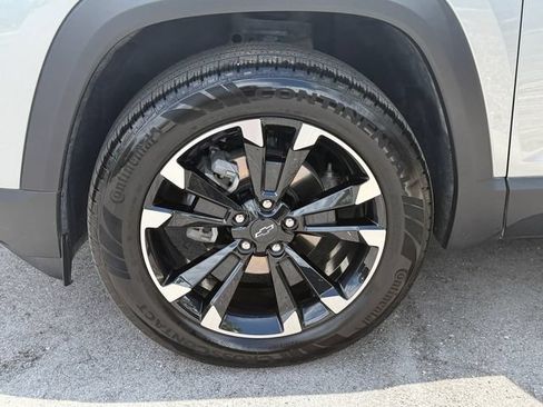 Used 2025 Chevrolet Equinox RS w/ Safety and Technology Package FWD image 9