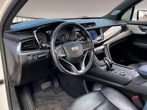 Used 2022 Cadillac XT6 Premium Luxury w/ Technology Package image 13