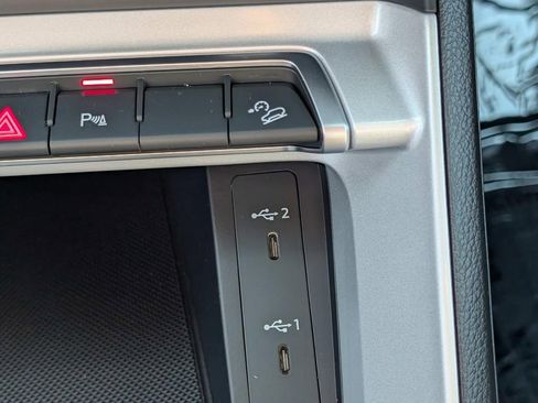 Used 2022 Audi Q3 2.0T Premium image 31