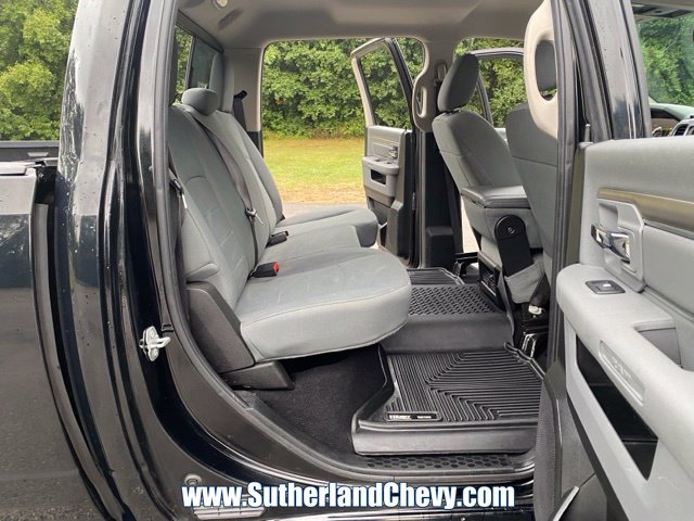 Used 2020 RAM 1500 Classic SLT AWD/4WD image 34