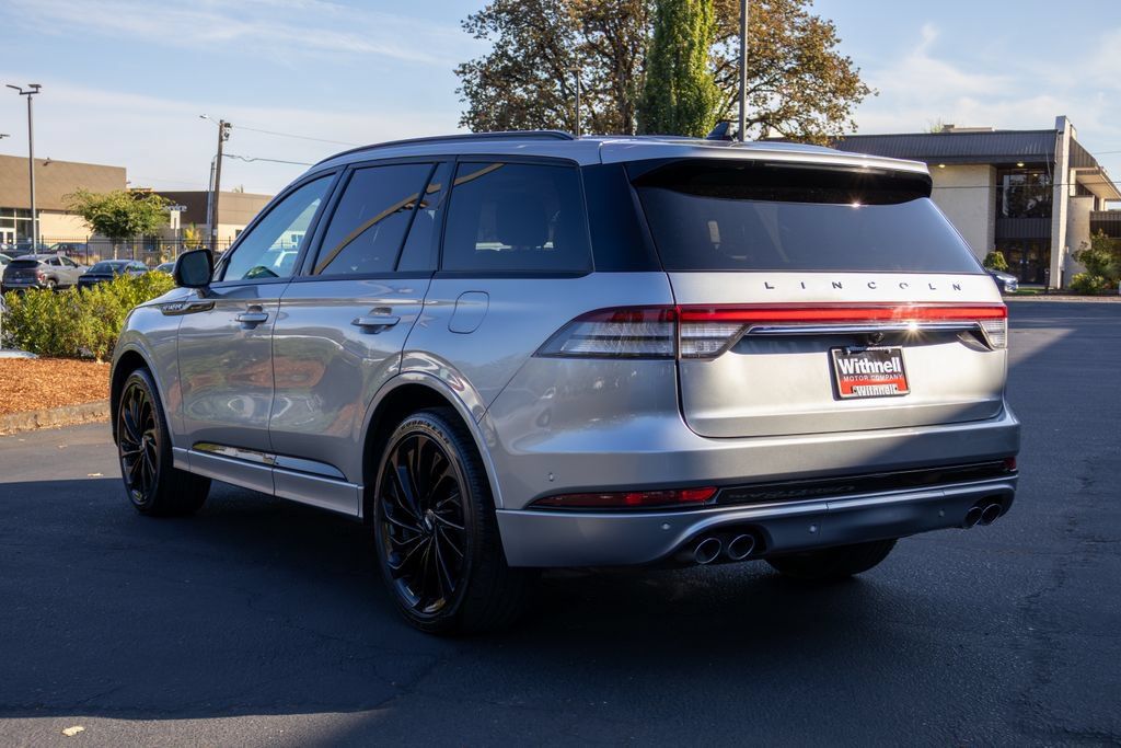 Used 2024 Lincoln Aviator Reserve w/ Equipment Group 201A AWD/4WD image 9