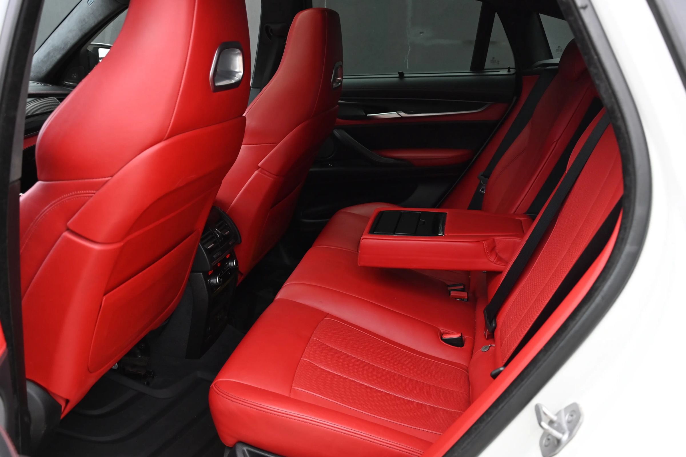 Used 2018 BMW X6 M AWD/4WD image 29