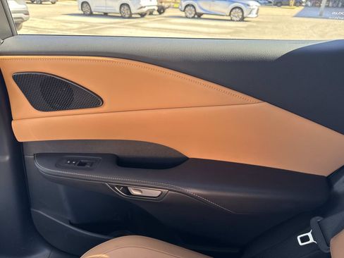 Used 2025 Lexus RX 350 Premium w/ Accessory Package (Z1) image 16