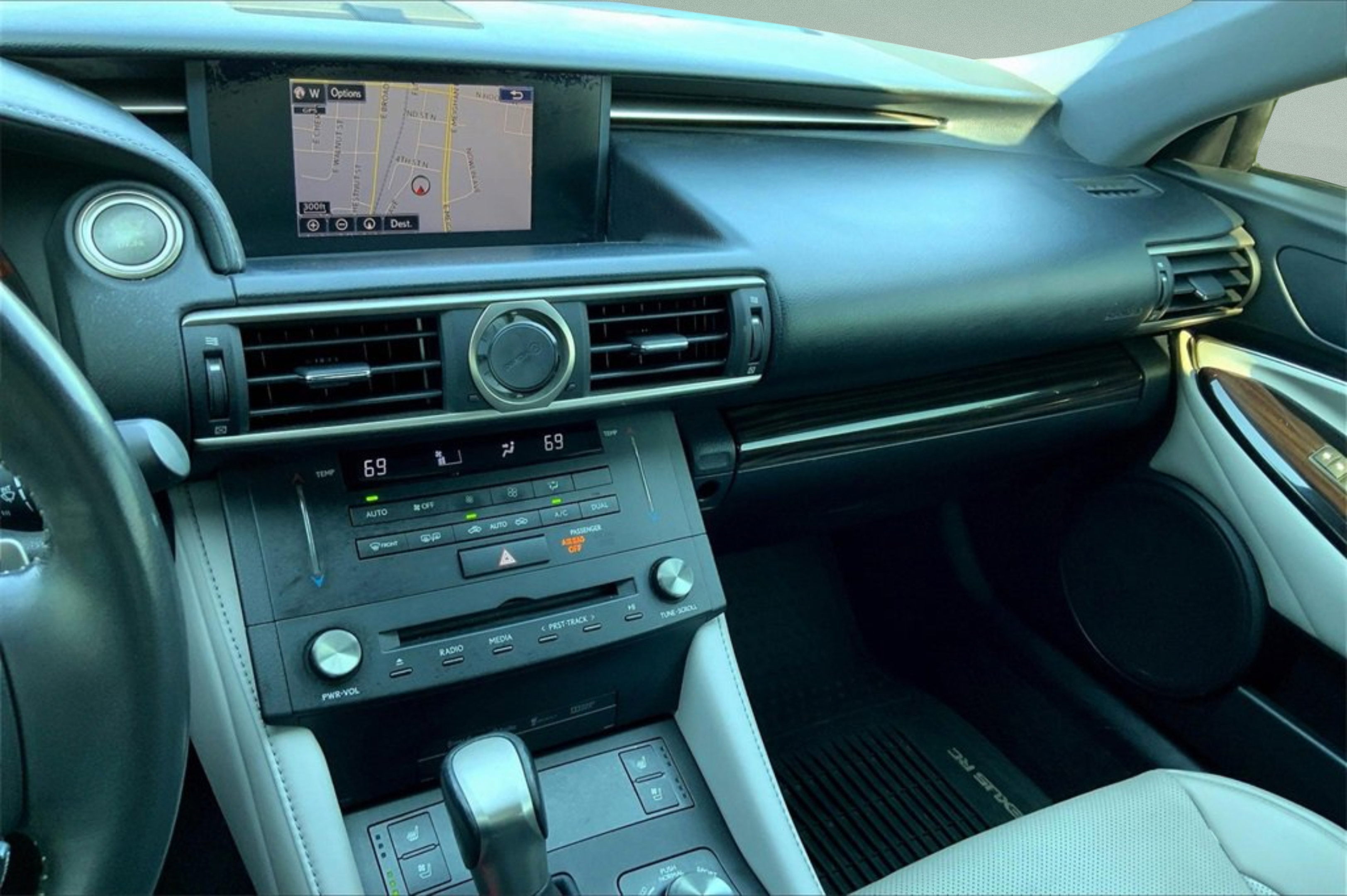 Used 2015 Lexus RC 350 w/ Navigation System Package RWD image 27