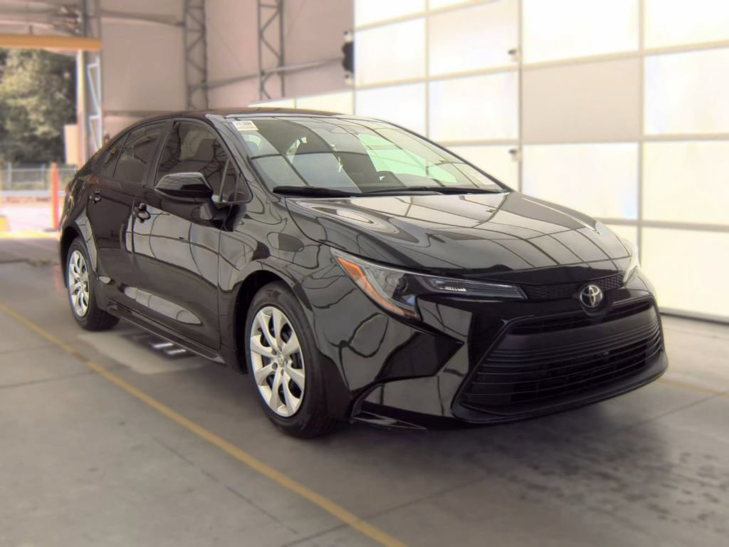 Used 2025 Toyota Corolla LE FWD image 3