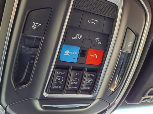 New 2026 Jeep Grand Cherokee Limited w/ Luxury Tech Group II AWD/4WD image 15
