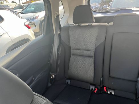 Used 2025 Nissan Rogue SV FWD image 41