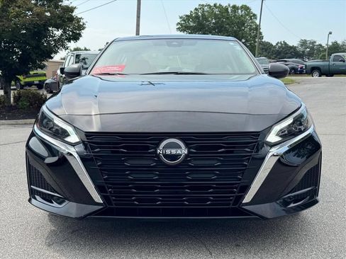 Certified 2024 Nissan Altima 2.5 SV FWD image 8